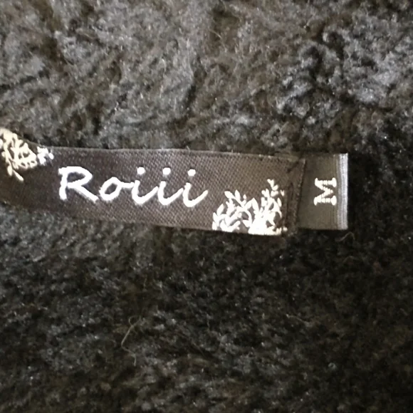 Roiii Winter Coat Luxury Women's (Faux Fur) Hooded Long Jacket. (Size/ M) - Picture 15 of 15